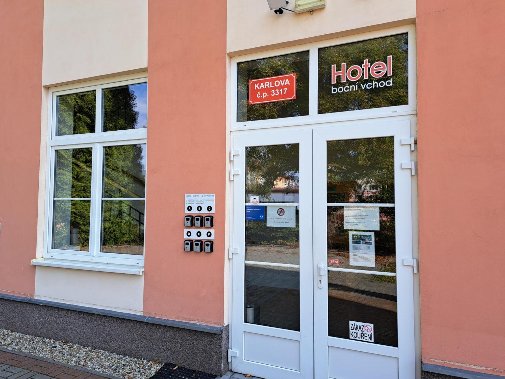 וארנסדורף Vzdelavaci Stredisko A Hotel מראה חיצוני תמונה